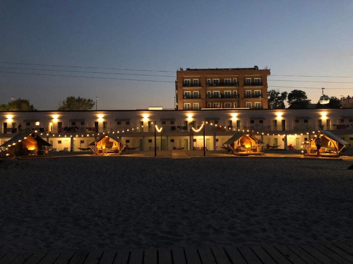 Hostel Cazino Nord Rooms Mamaia Esterno foto