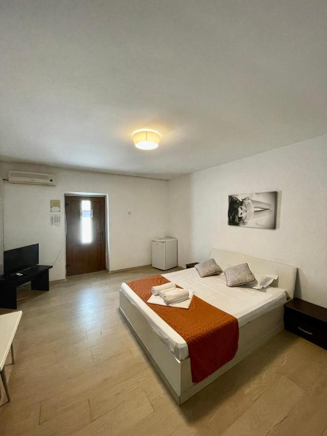 Hostel Cazino Nord Rooms Mamaia Esterno foto
