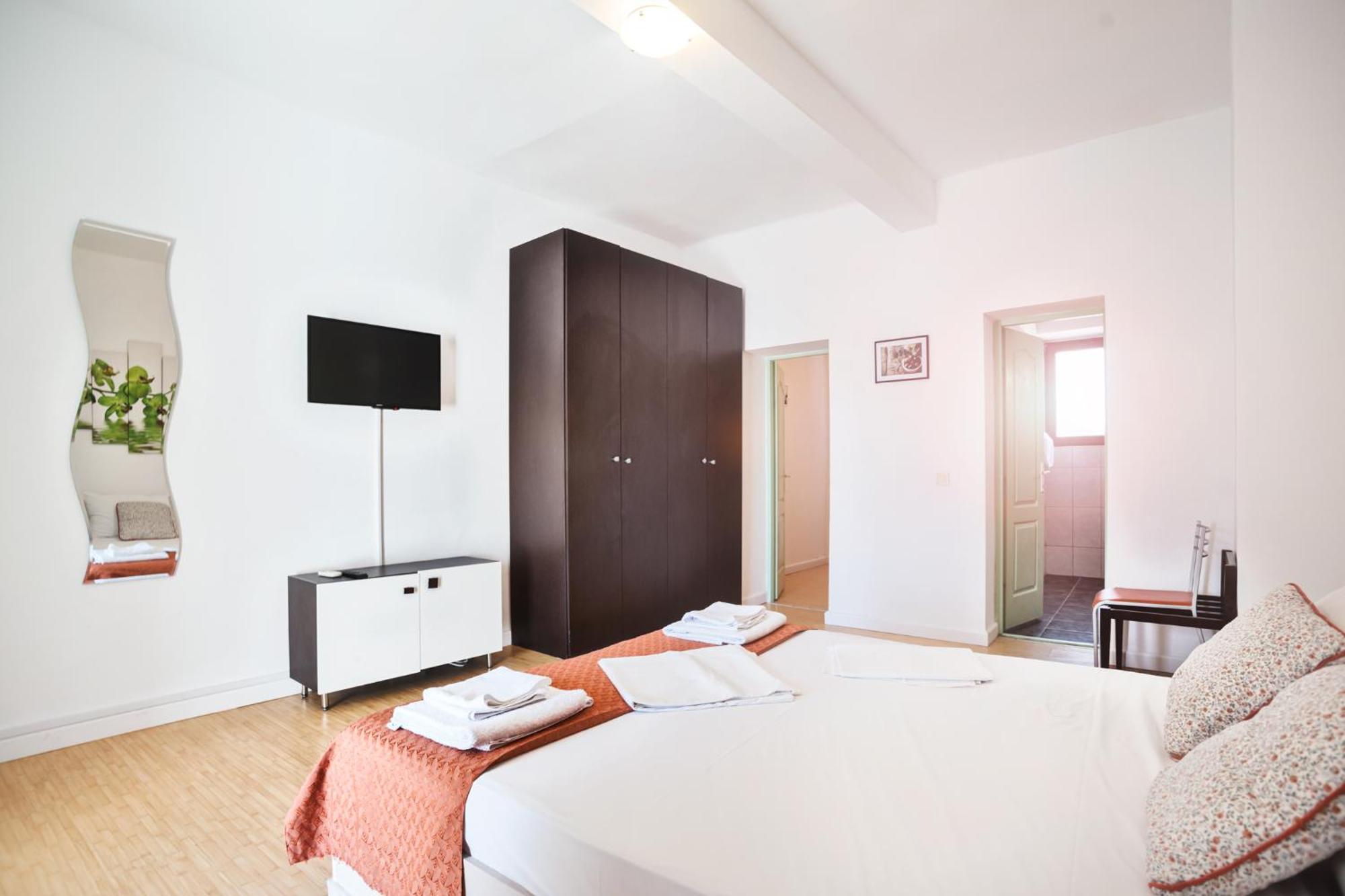 Hostel Cazino Nord Rooms Mamaia Esterno foto