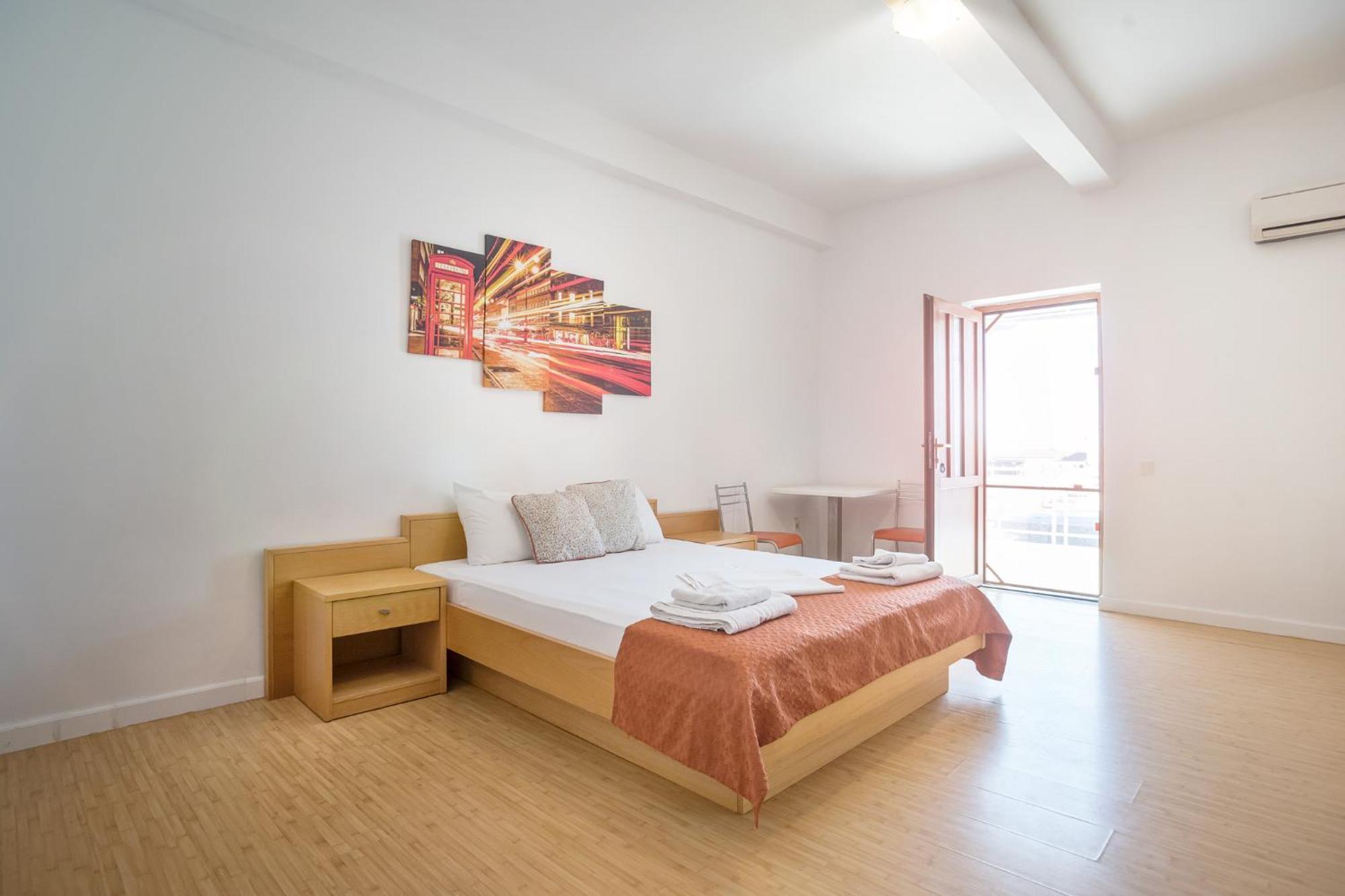 Hostel Cazino Nord Rooms Mamaia Esterno foto